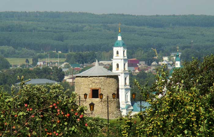Вид на городище и Спасский собор. Фото Л.Пахомовой