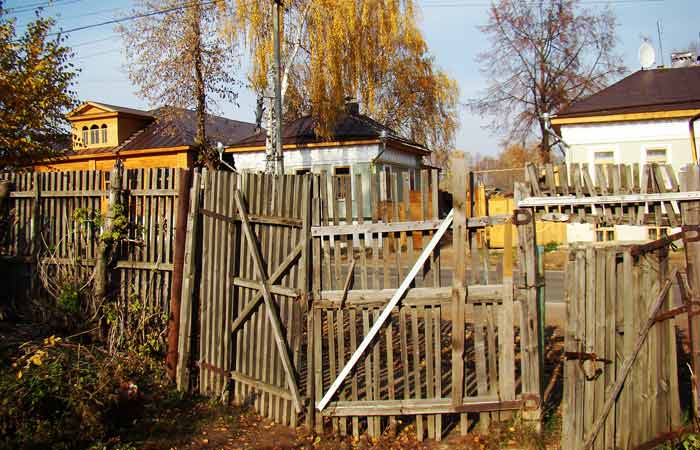 Дворик, ворота, калитка (улица Московская). Фото Л.Пахомовой